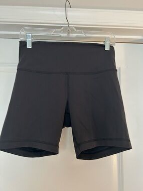 lululemon athletica Black Mid-Rise Bike Shorts